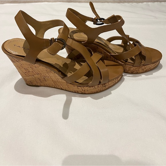 TAHARI Sarah Wedge Heels Leather! - Picture 5 of 6
